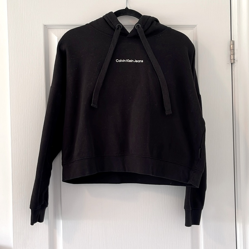 Calvin Klein black cotton cropped hoodie and short shorts set